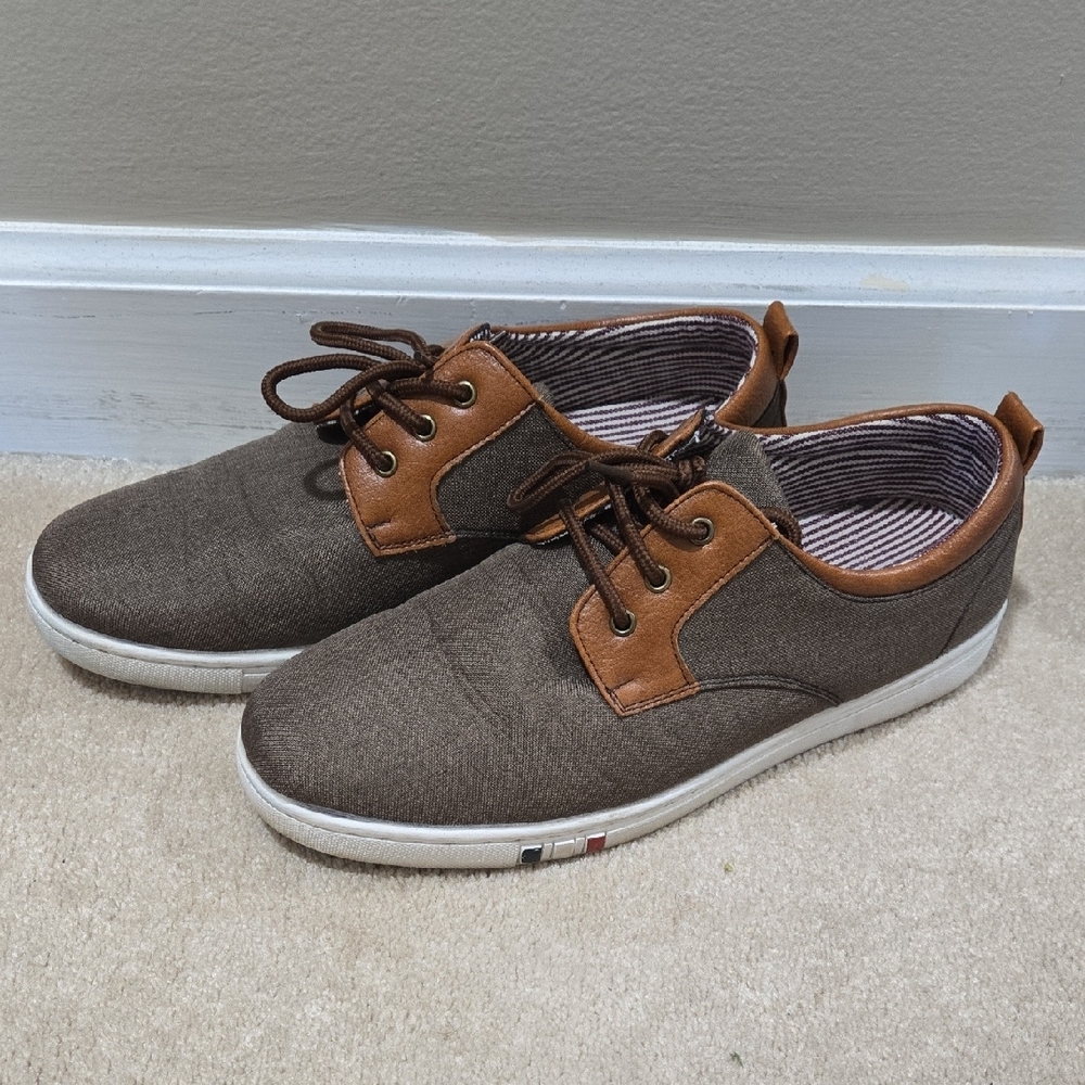 Brown Leather Oxfords with Minimalist Design